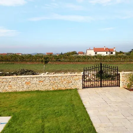 Family Friendly House With A Swimming Pool Kanfanar, Central Istria - Sredisnja Istra - 7330 Ferienhaus Kanfanar