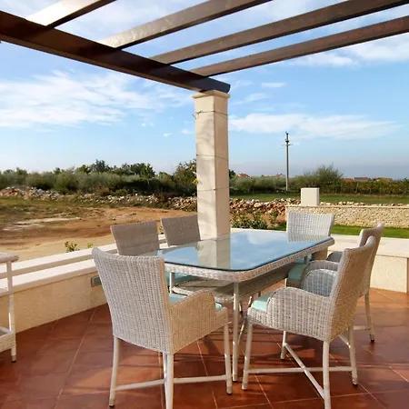 Family Friendly House With A Swimming Pool Kanfanar, Central Istria - Sredisnja Istra - 7330 Kanfanar